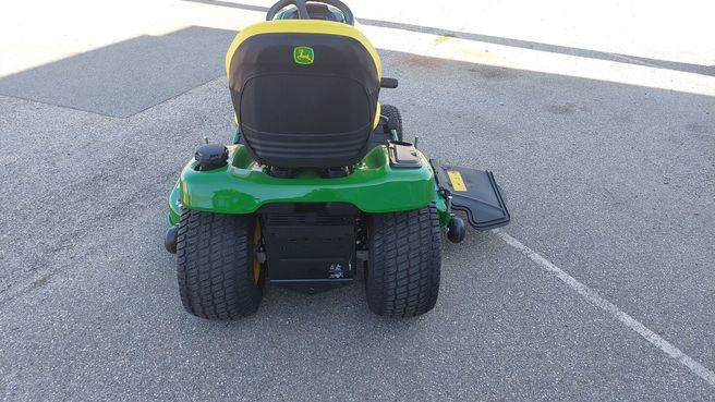John Deere X380 6899109629165529226 © GM Bilder
