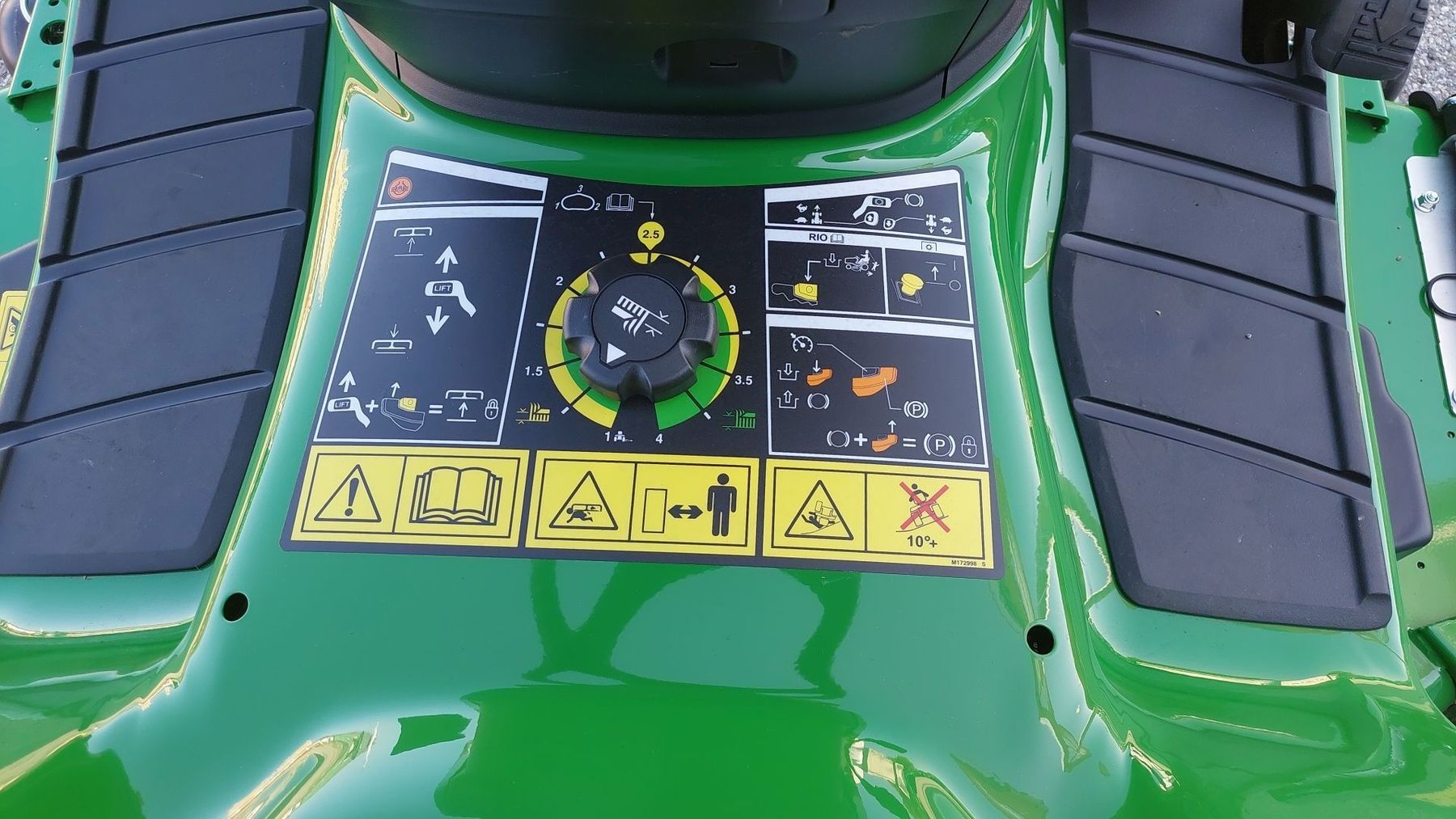 John Deere X380 6899109629165529229 © GM Bilder