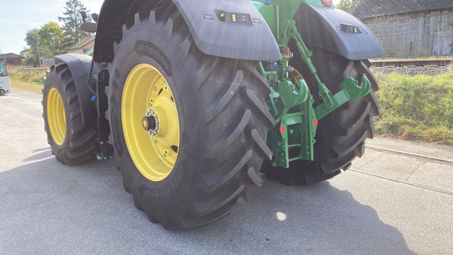John Deere 8R370 652517942791538615 © GM Bilder