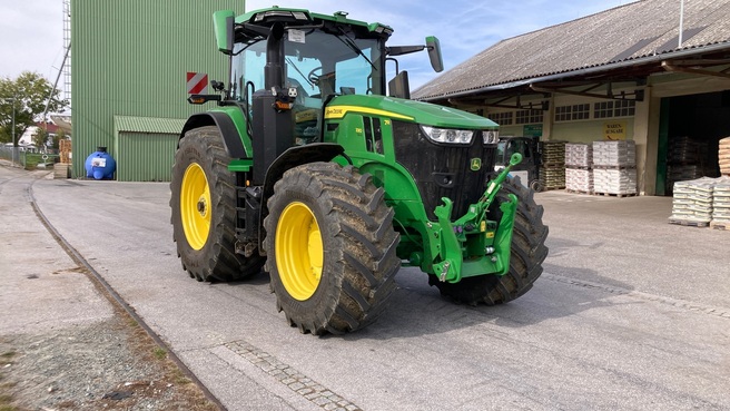 John Deere 7R330 6526592388480961 © GM Bilder