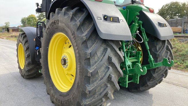 John Deere 7R330 65265923884809615 © GM Bilder