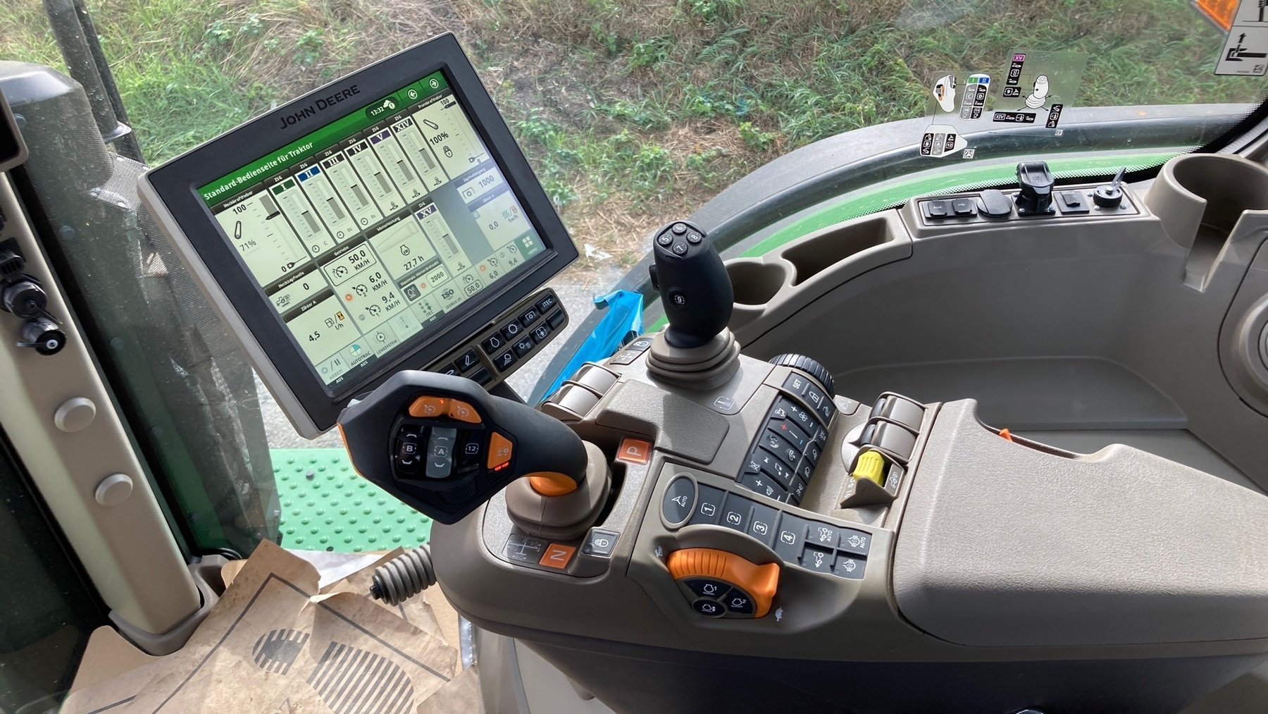 John Deere 7R330 65265923884809619 © GM Bilder