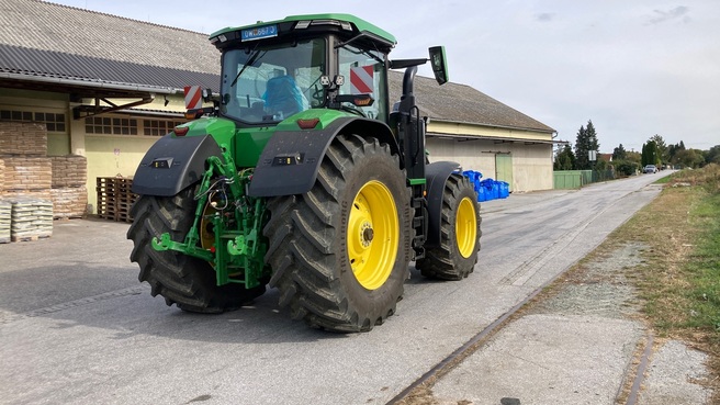 John Deere 7R330 6526592388480962 © GM Bilder