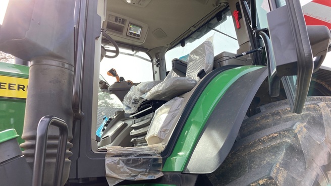 John Deere 7R330 6526592388480964 © GM Bilder