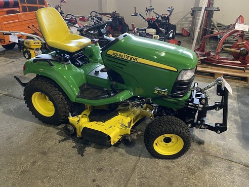 John Deere X 748 41767900 © GM Bilder