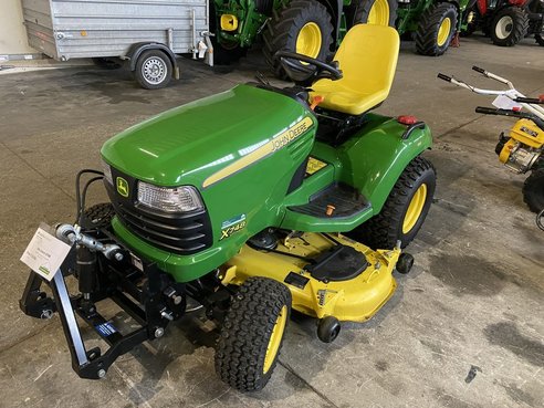 John Deere X 748 41767901 © GM Bilder