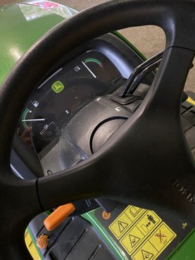 John Deere X 748 41767902 © GM Bilder
