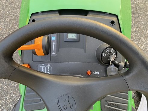 John Deere X 167 R 41770183 © GM Bilder