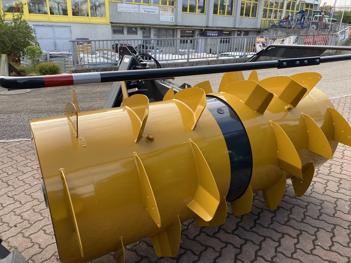 Diverse Mammut Siloverteiler Silo Fox SF 230 Gigant  42340813 © GM Bilder