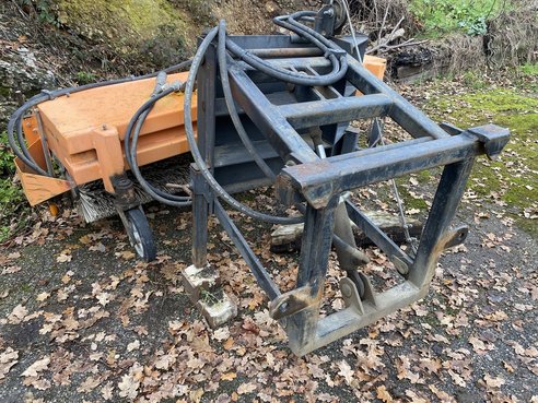Diverse Kehrmaschine MTS 2003 49570702 © GM Bilder