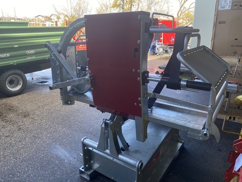 Diverse Rosensteiner Klauenpflegestand Kipp Top II Comfo 54756953 © GM Bilder