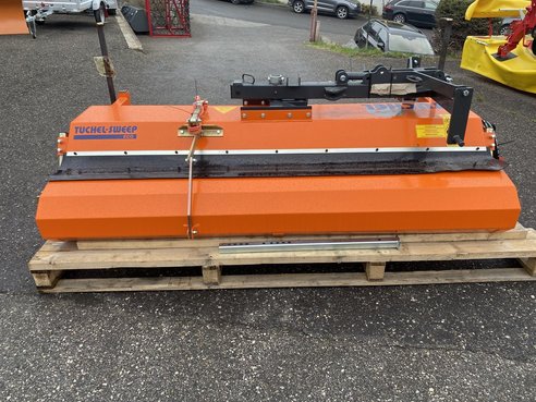TUCHEL Kehrmaschine Eco 520 AB 230 54843080 © GM Bilder