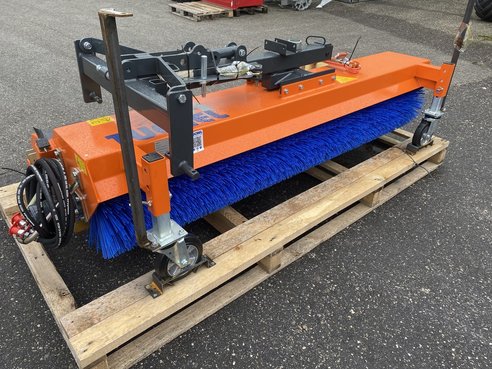 TUCHEL Kehrmaschine Eco 520 AB 230 54843081 © GM Bilder