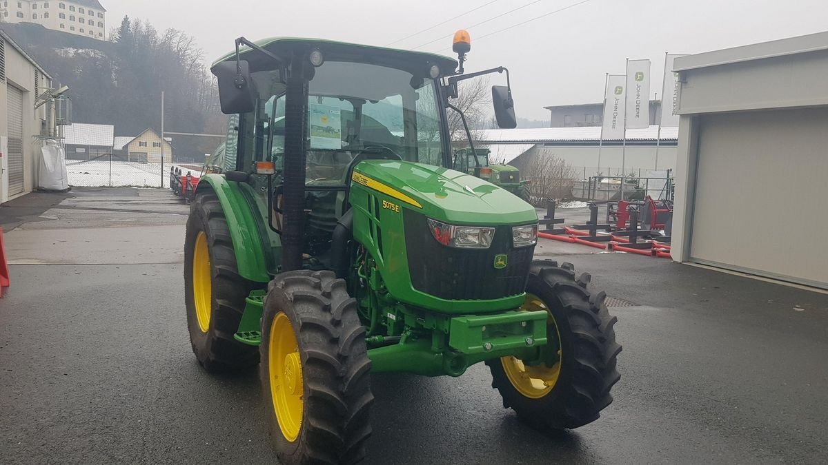 John Deere 5075E 33873555 © GM Bilder