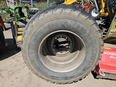 BKT 800/45-26,5 57354810 © GM Bilder