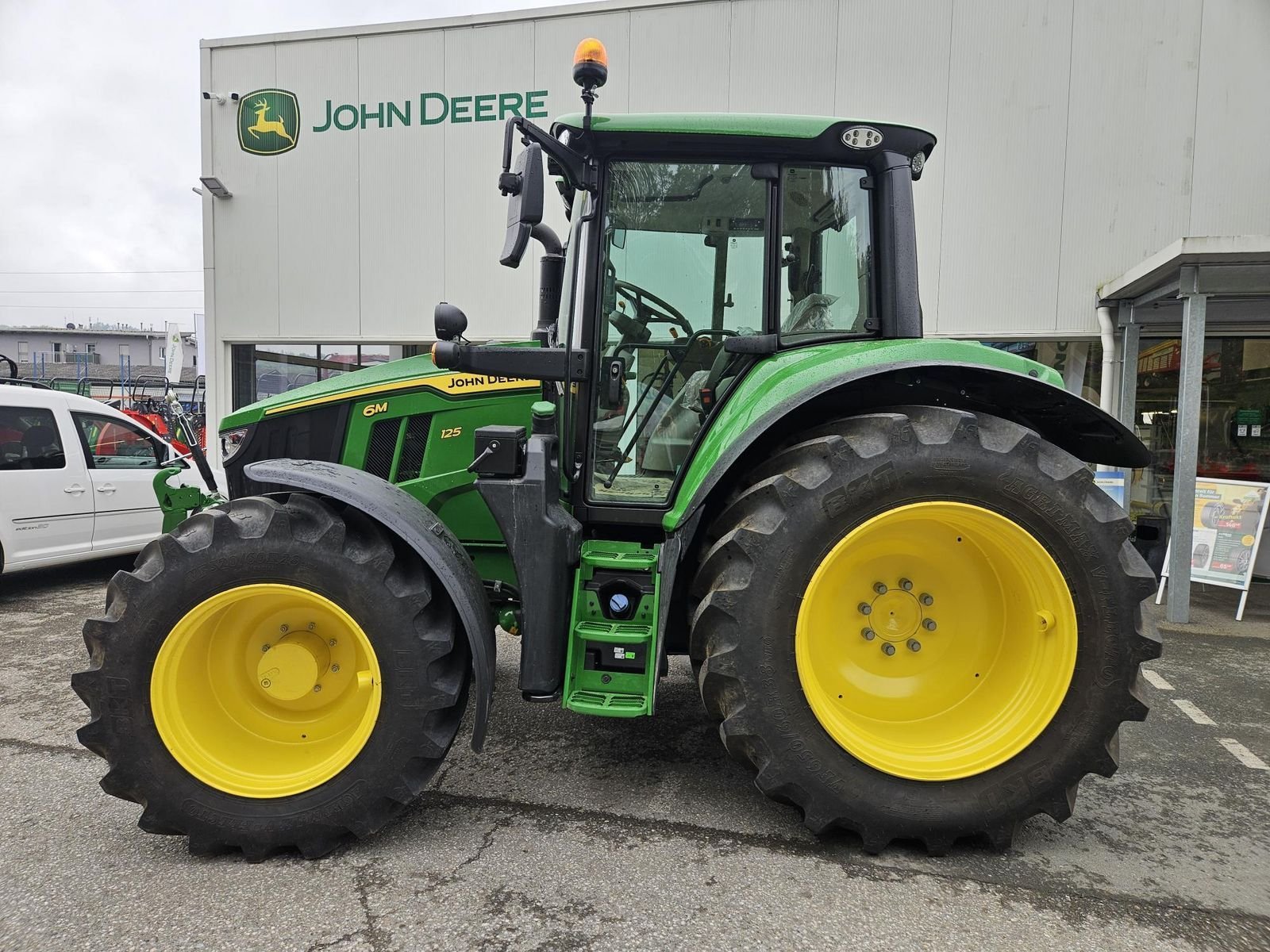 John Deere 6M125 68537550 © GM Bilder