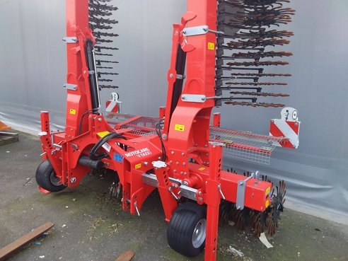 CFS Pöttinger Rollstriegel V6600 46572551 © GM Bilder