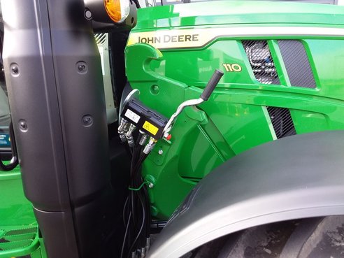 John Deere 6110R 47108673 © GM Bilder