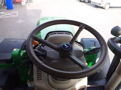 John Deere 6110R 47108677 © GM Bilder