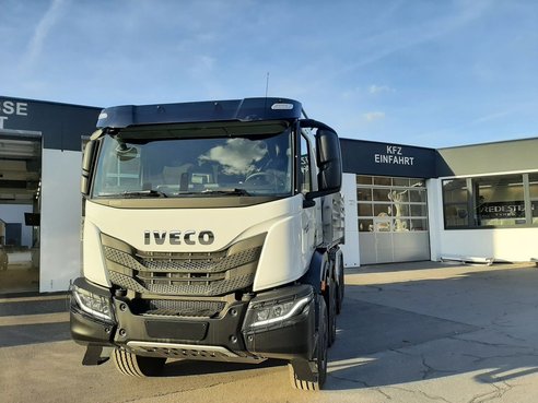 Diverse Iveco AT360X48Z mit Meiller Kipper 40834101 © GM Bilder
