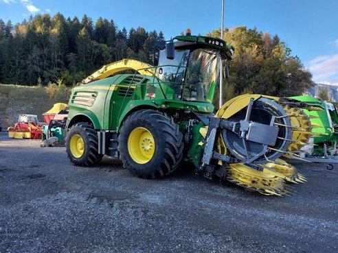 John Deere 8400i Häcksler 487162515 © GM Bilder