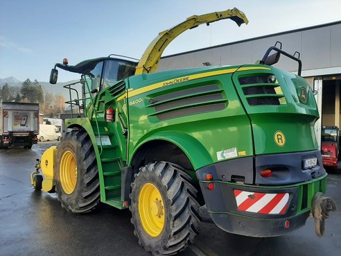 John Deere 8400i Häcksler 48716256 © GM Bilder