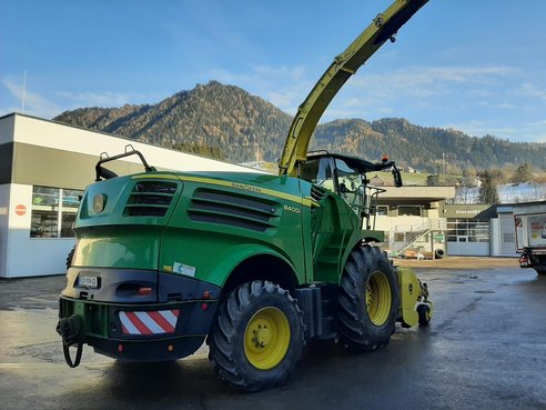 John Deere 8400i Häcksler 48716257 © GM Bilder