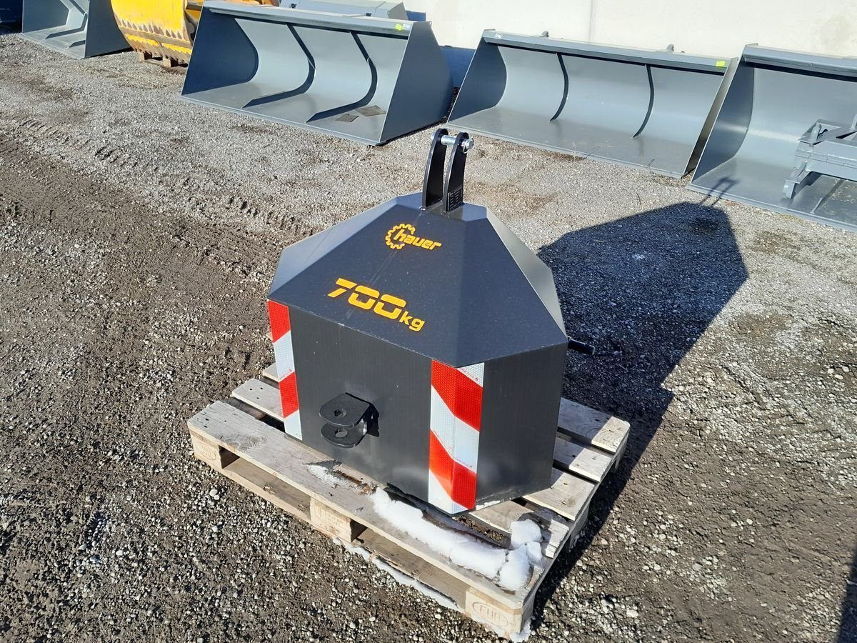 Hauer Dreipunktgewicht 700kg 50351170 © GM Bilder