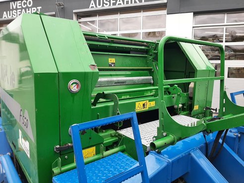 GÃ¶weil McHale F550 Presse mit Göweil 5040G Wickler 56064896 © GM Bilder