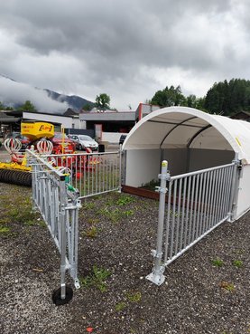 Diverse Agrotel Gruppeniglu mit Patura SV 57167244 © GM Bilder