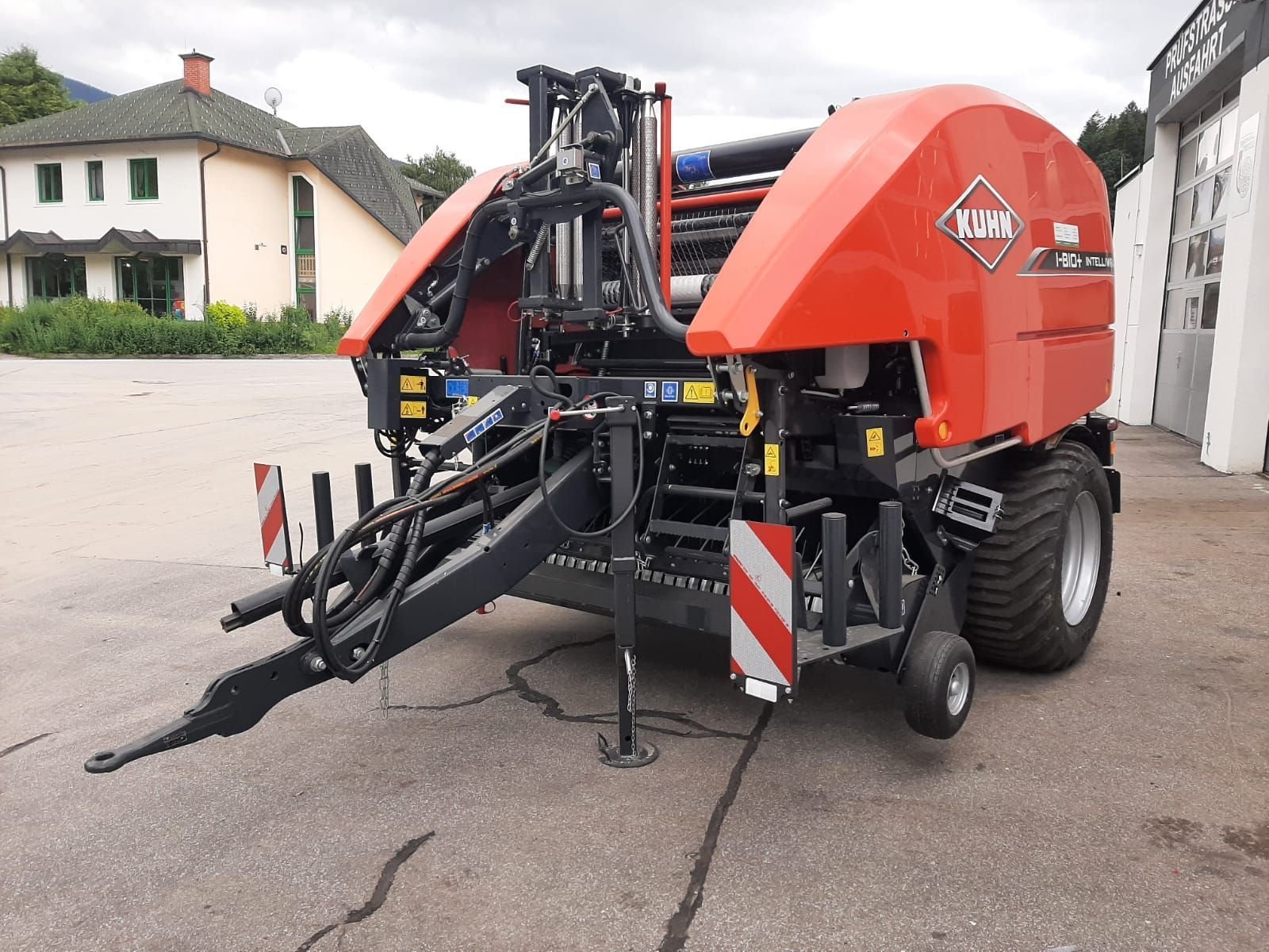 Kuhn i-Bio+ OC14 580674012 © GM Bilder