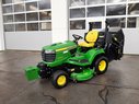 John Deere Rasentraktor X950R mit Hochentleerung  66118320 © GM Bilder