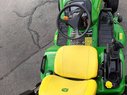 John Deere Rasentraktor X950R mit Hochentleerung  66118324 © GM Bilder