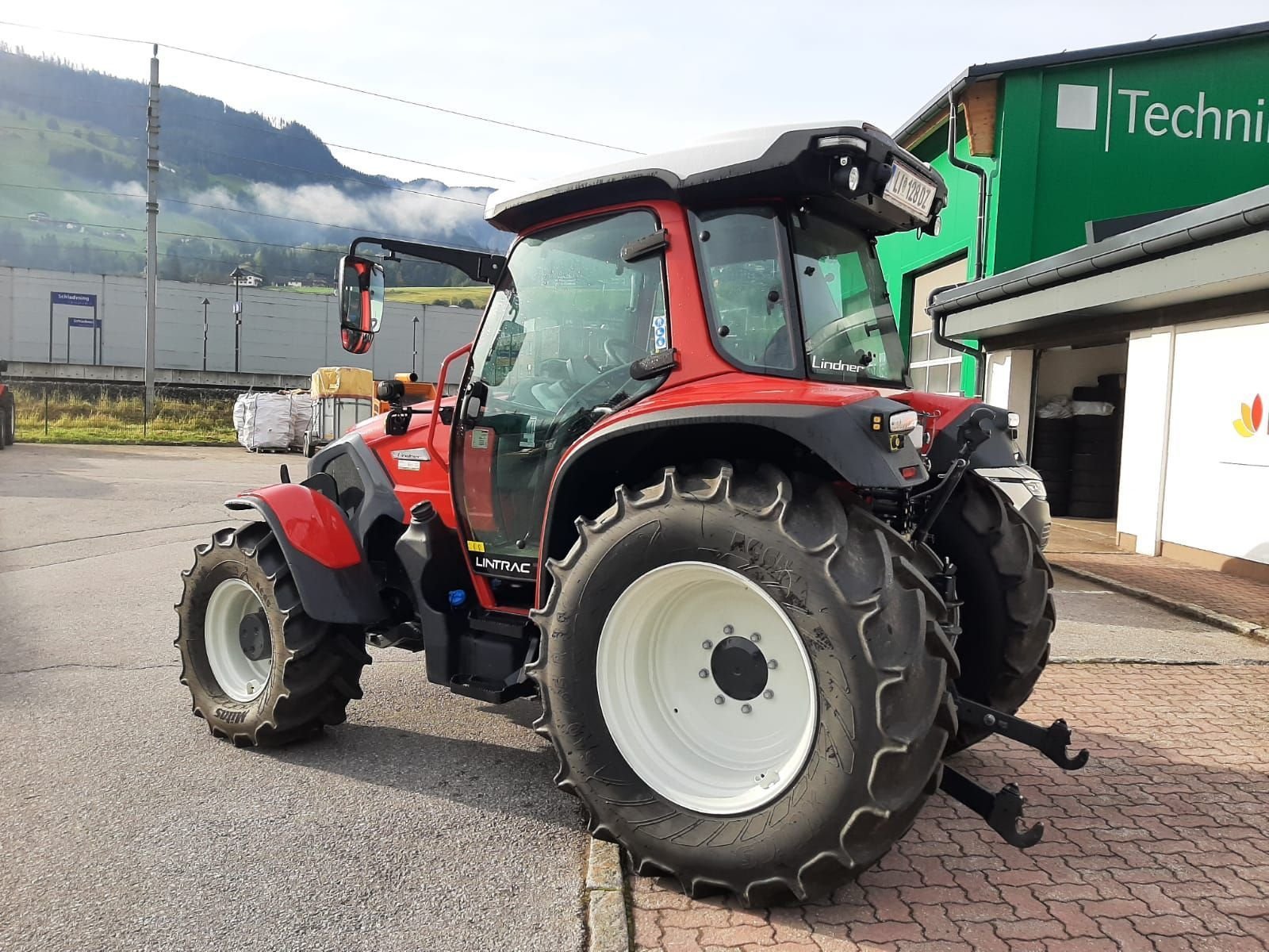 Lindner Lintrac 100 (Stufe V) 66154464 © GM Bilder