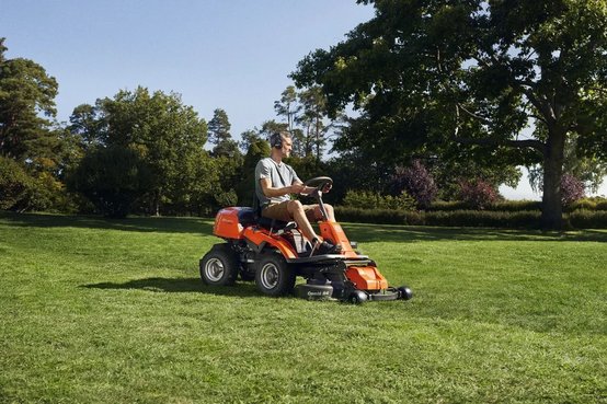 Husqvarna R 214TC 308801796 © GM Bilder