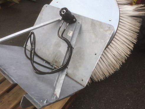 WESTERMANN Westermann Radialbesen R 1200 42471595 © GM Bilder