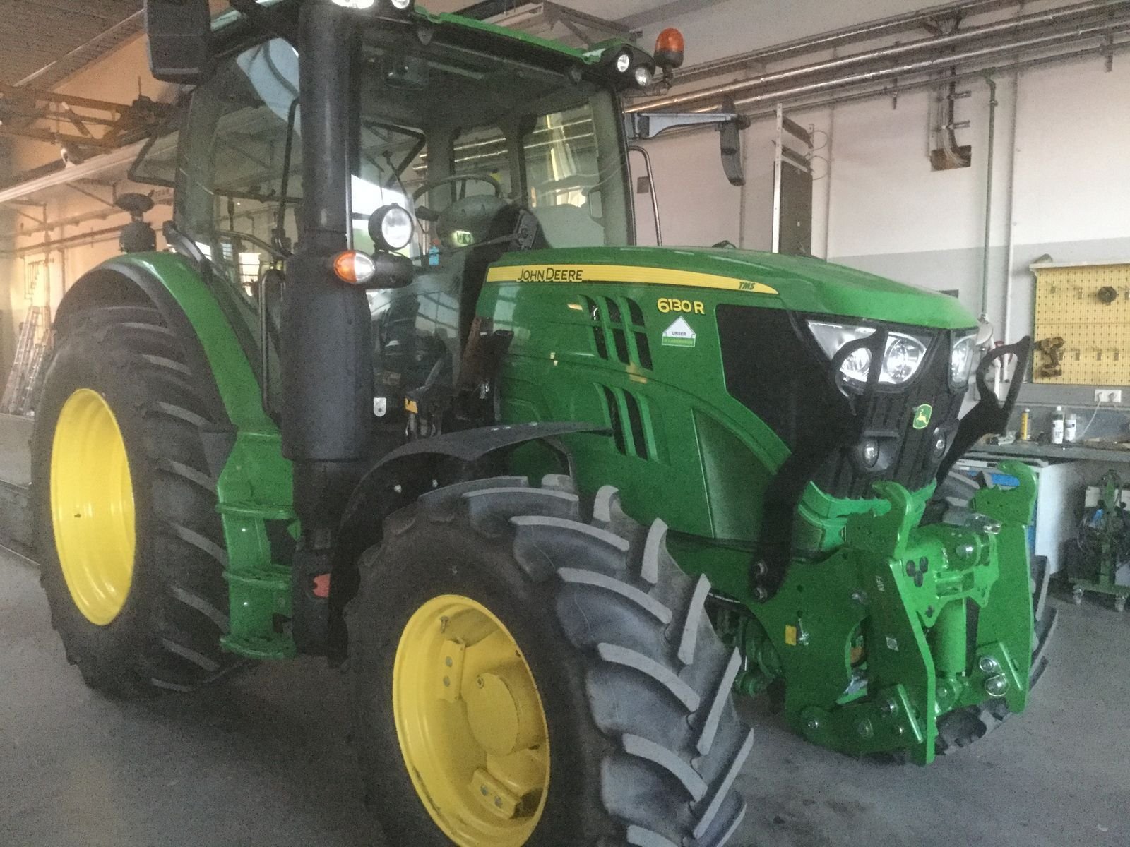 John Deere 6130R 51866540 © GM Bilder