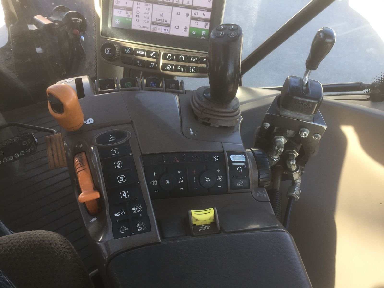 John Deere 6130R 51866547 © GM Bilder