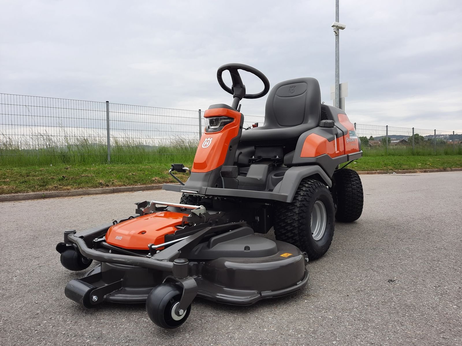 Husqvarna R 420 TsX AWD 54554452 © GM Bilder