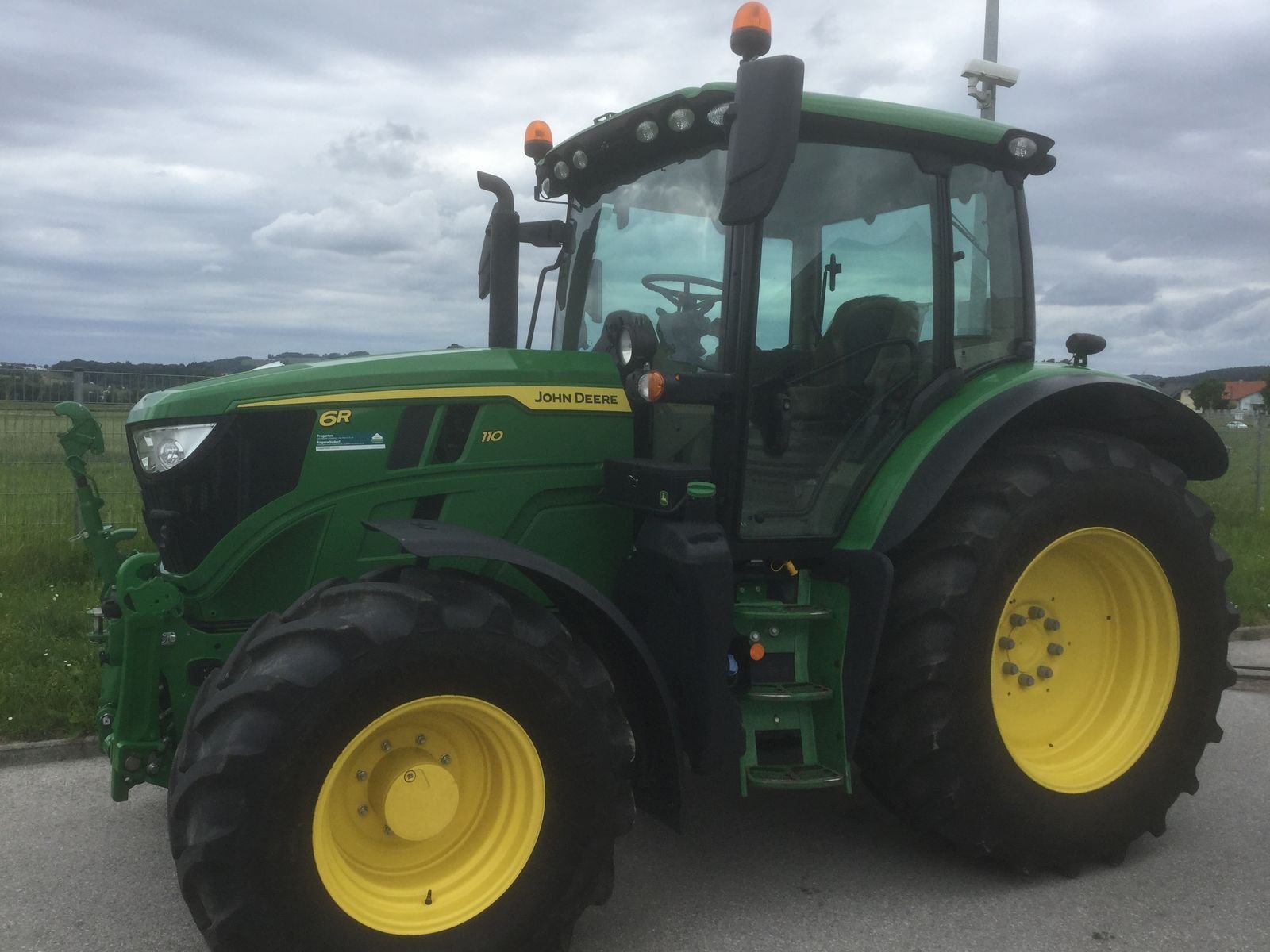 John Deere 6110R 575072912 © GM Bilder
