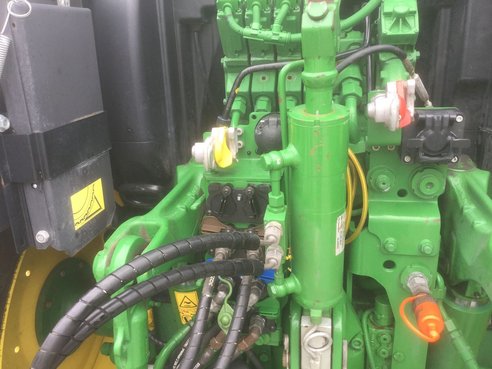 John Deere 6110R 57507297 © GM Bilder