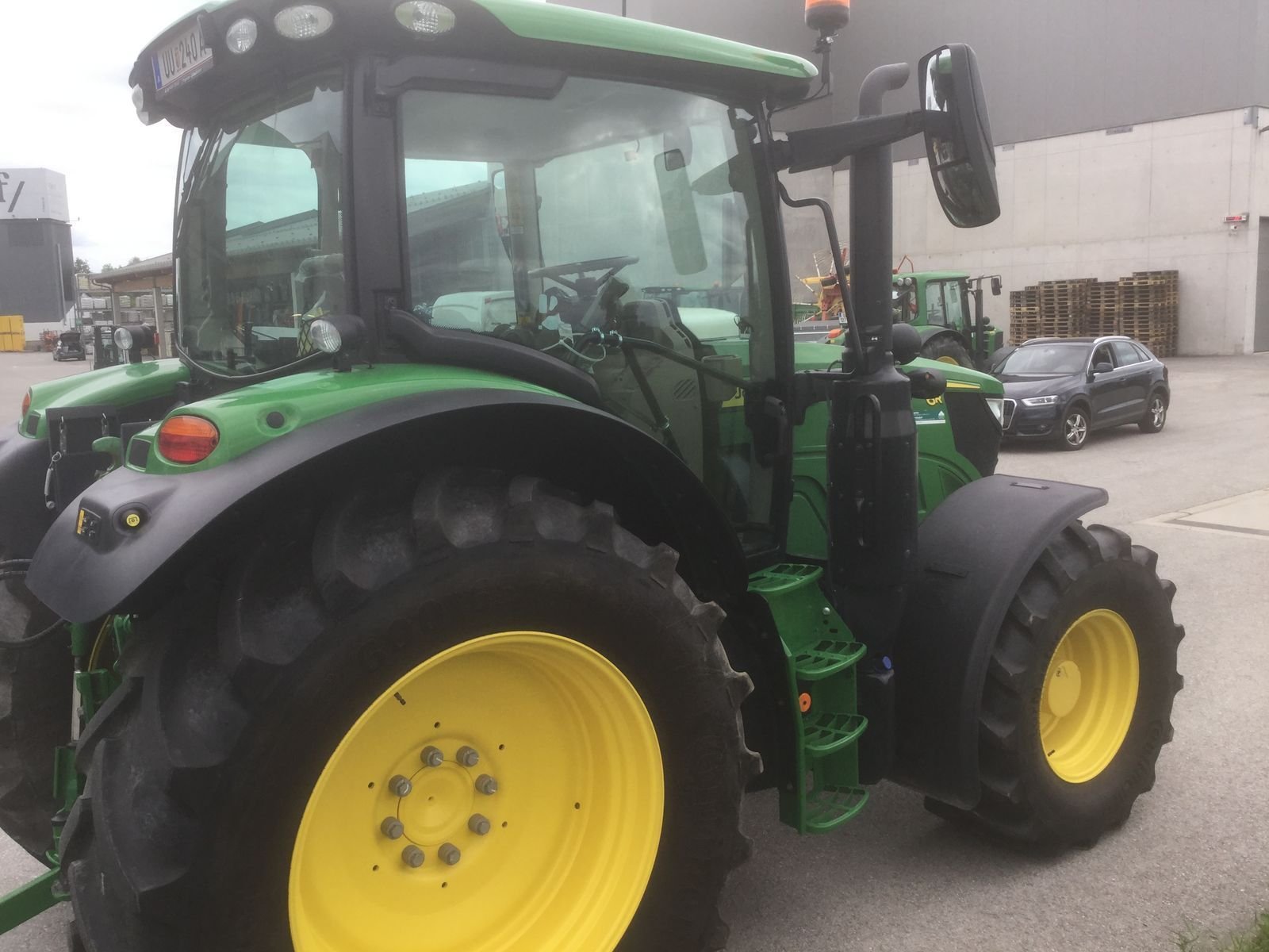 John Deere 6110R 57507298 © GM Bilder
