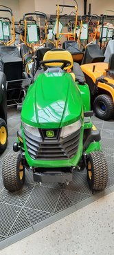 John Deere John Deere X350R Rasentraktor 800014661 © GM Bilder