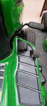 John Deere John Deere X350R Rasentraktor 800014663 © GM Bilder
