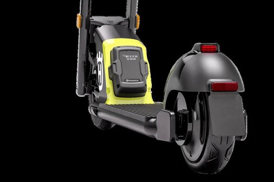 Diverse Skutta / E-Scooter Husqvarna  800020871 © GM Bilder