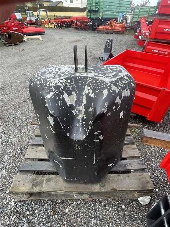 Diverse 1000kg Gewicht 48770250 © GM Bilder