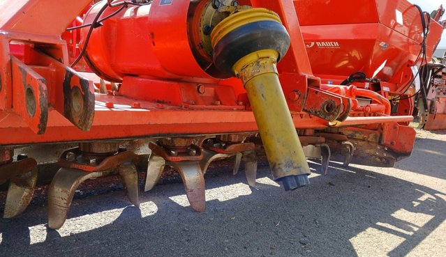 Kuhn HRB 302 D-A 55549587 © GM Bilder