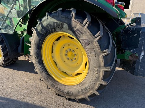 John Deere 5100R 56334245 © GM Bilder