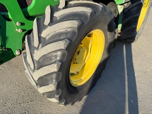 John Deere 5100R 56334246 © GM Bilder