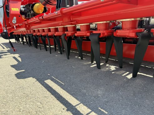 Kverneland Rotago 4050 F 56915795 © GM Bilder